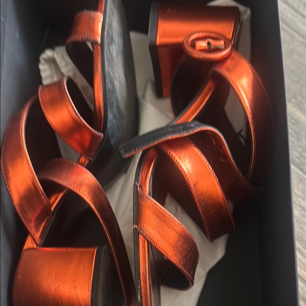 Uterque Orange Metallic Sandals